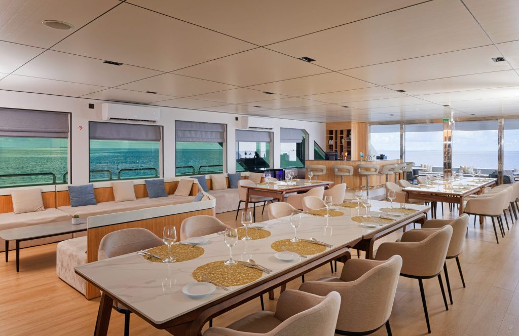 Maldives liveaboard diving with sharks, manta rays, and luxury yacht experience by Blue Obsession Travel